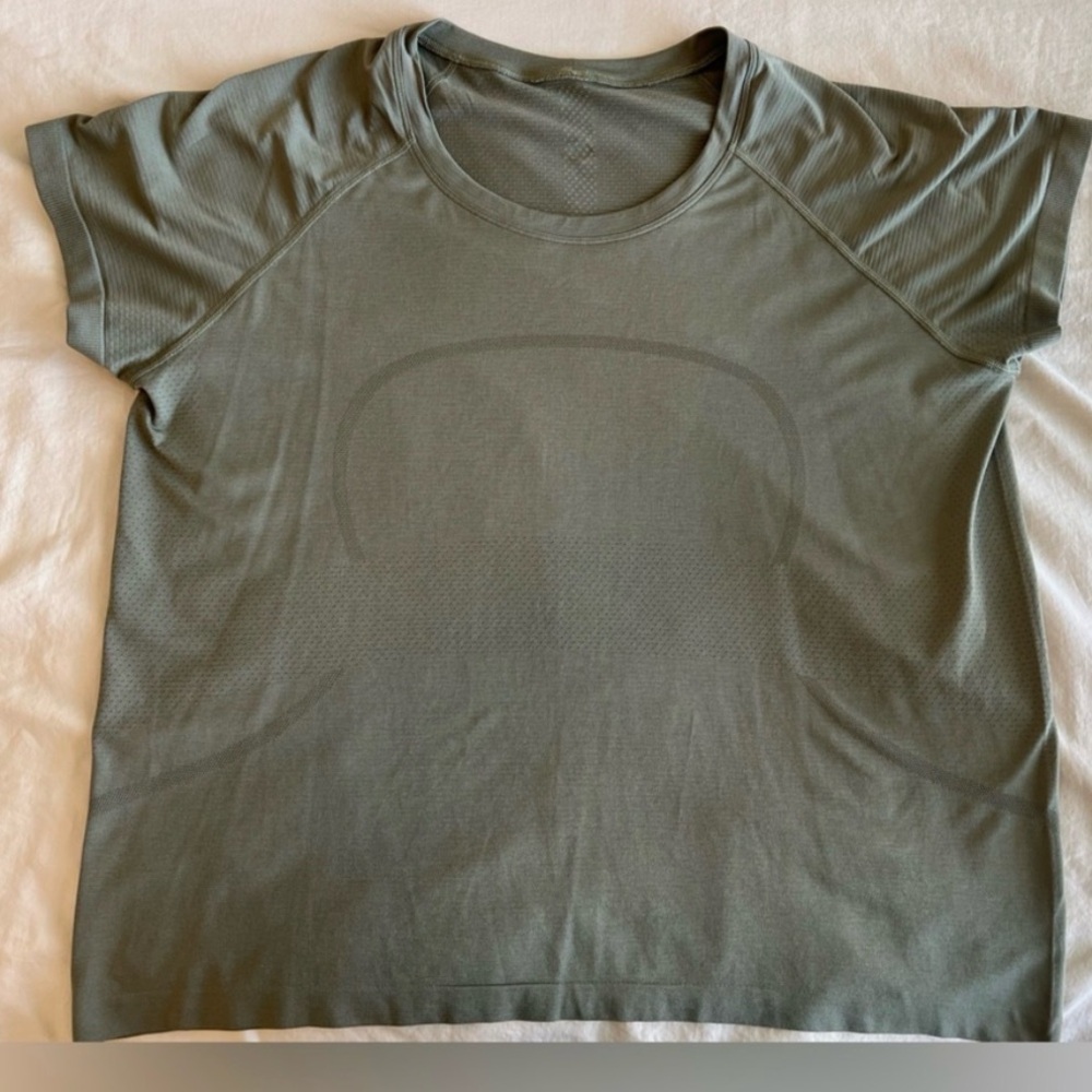 Lululemon Swiftly Tech Short Sleeve Shirt
Race/Waist Length, Rosemary size 18 - Picture 2 of 3